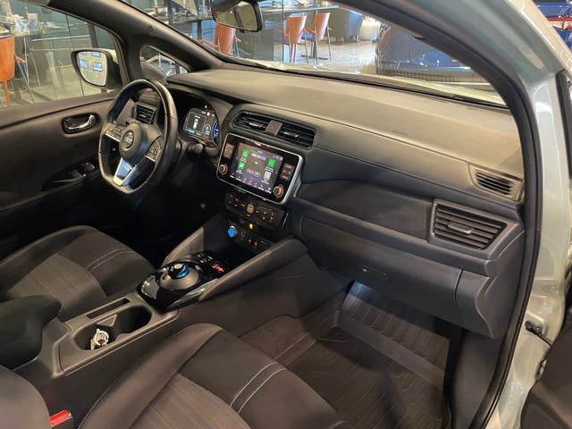 2020 NISSAN LEAF - 38