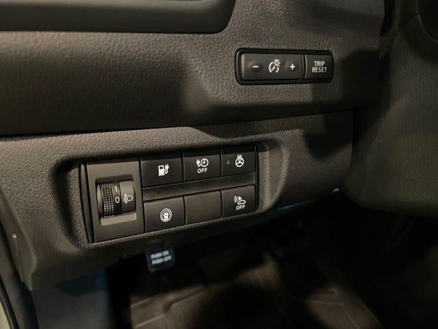 2020 NISSAN LEAF - 15