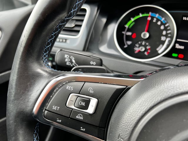 2015 VOLKSWAGEN GOLF - 16
