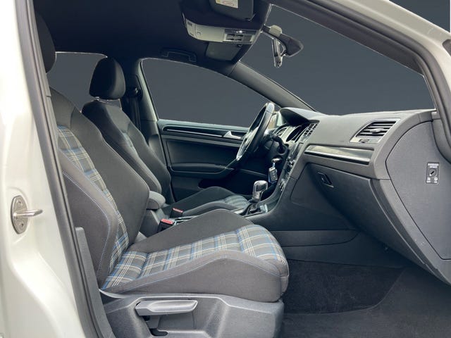 2015 VOLKSWAGEN GOLF - 11