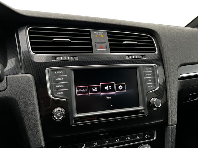 2015 VOLKSWAGEN GOLF - 24