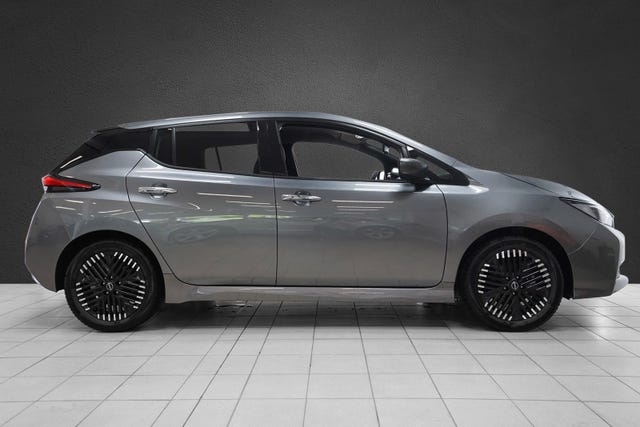 2022 NISSAN LEAF - 13