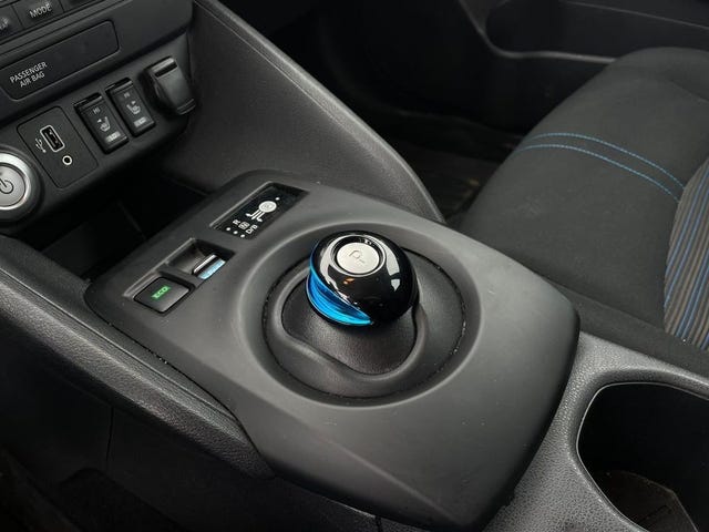 2022 NISSAN LEAF - 13