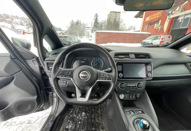 2022 NISSAN LEAF - 18