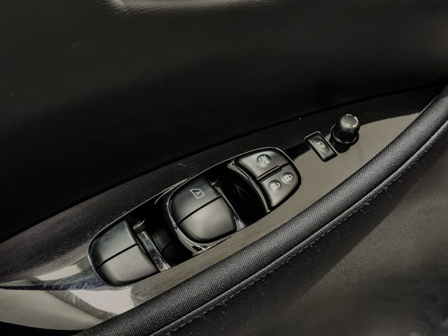 2020 NISSAN LEAF - 15