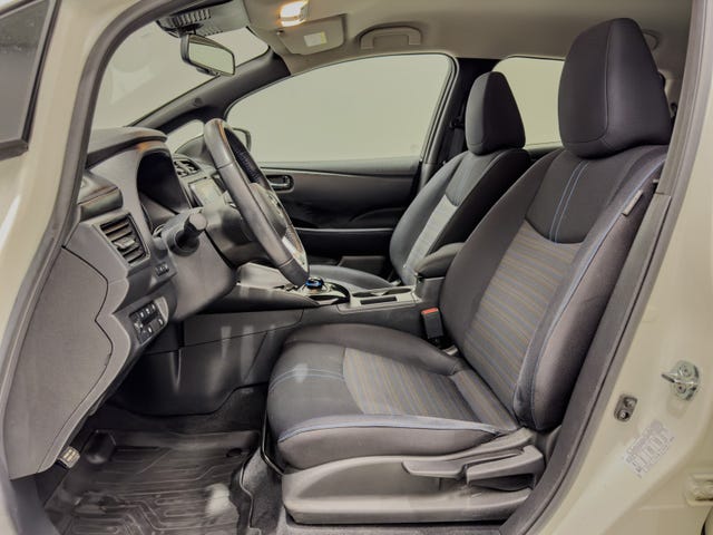 2020 NISSAN LEAF - 9