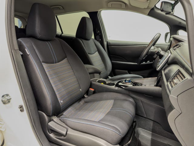 2020 NISSAN LEAF - 12