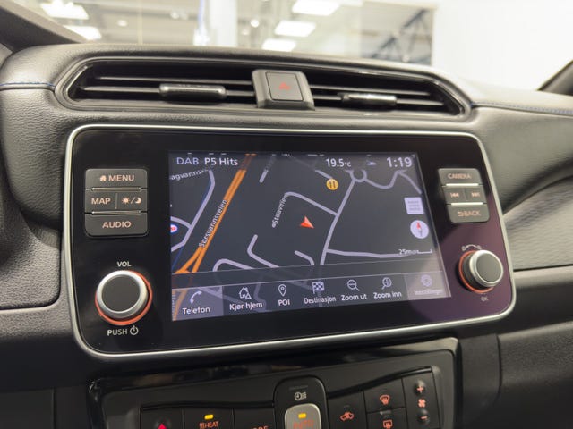 2020 NISSAN LEAF - 25