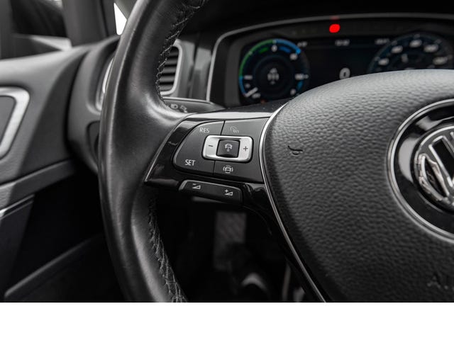 2019 VOLKSWAGEN GOLF - 19