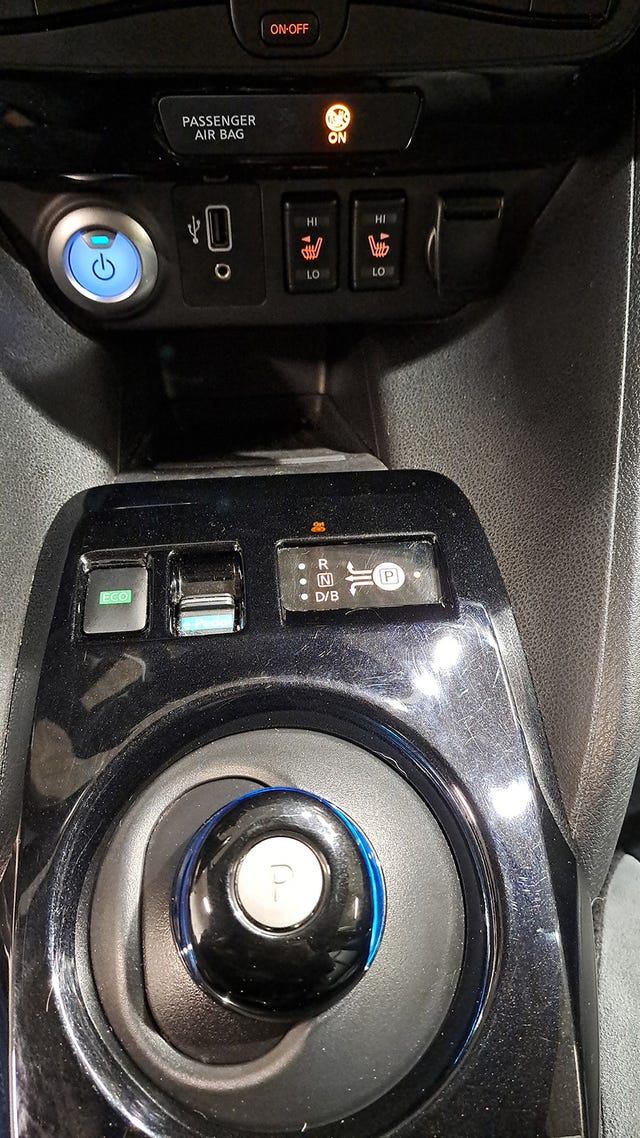 2020 NISSAN LEAF - 20