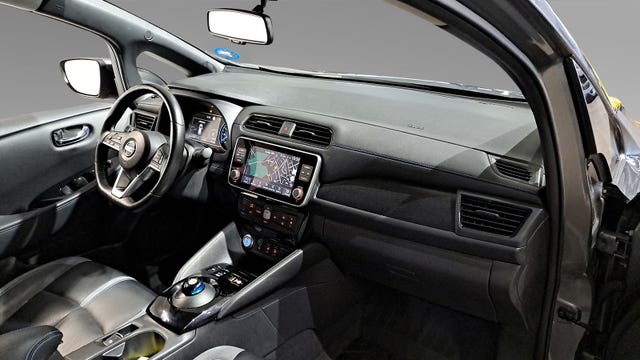 2020 NISSAN LEAF - 23