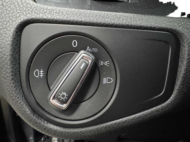 2019 VOLKSWAGEN GOLF - 10