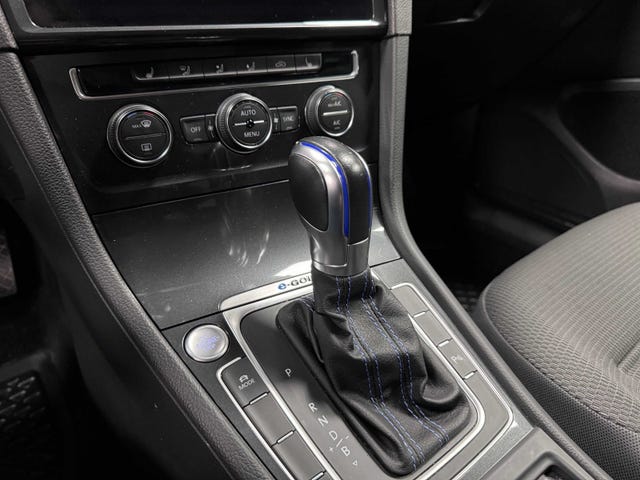 2019 VOLKSWAGEN GOLF - 15