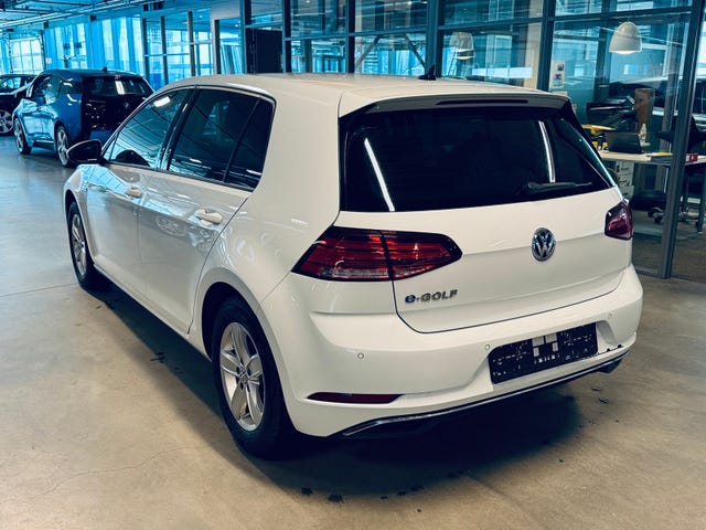 WVWZZZAUZJW906827 2018 VOLKSWAGEN GOLF-3