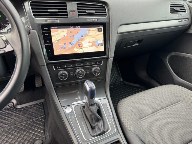2019 VOLKSWAGEN GOLF - 14