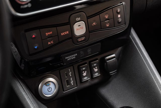 2022 NISSAN LEAF - 17