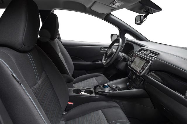 2022 NISSAN LEAF - 24