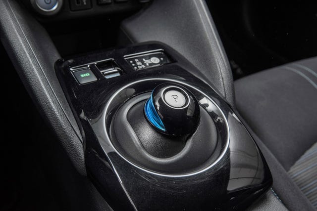 2022 NISSAN LEAF - 11