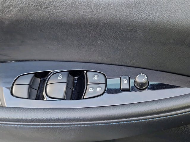 2020 NISSAN LEAF - 15