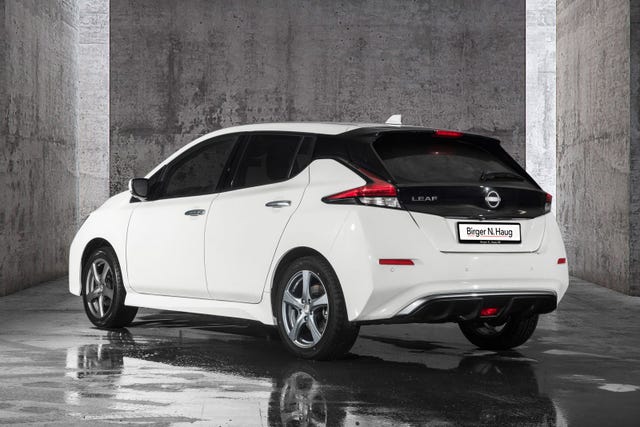 2022 NISSAN LEAF - 9