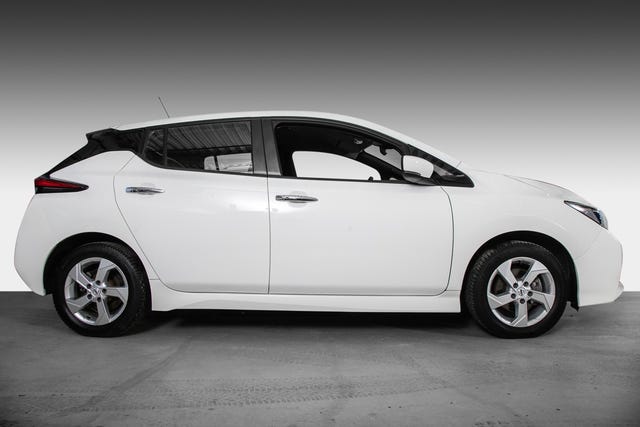 2021 NISSAN LEAF - 8