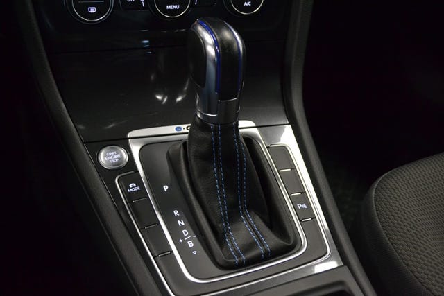 2018 VOLKSWAGEN GOLF - 25