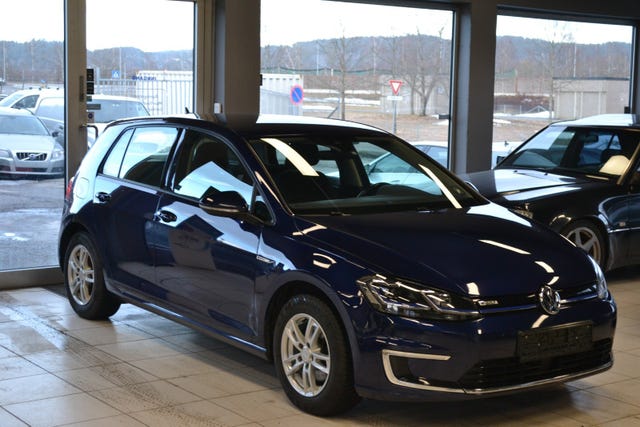 WVWZZZAUZJW907972 2018 VOLKSWAGEN GOLF-2