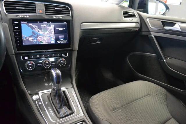 2018 VOLKSWAGEN GOLF - 19