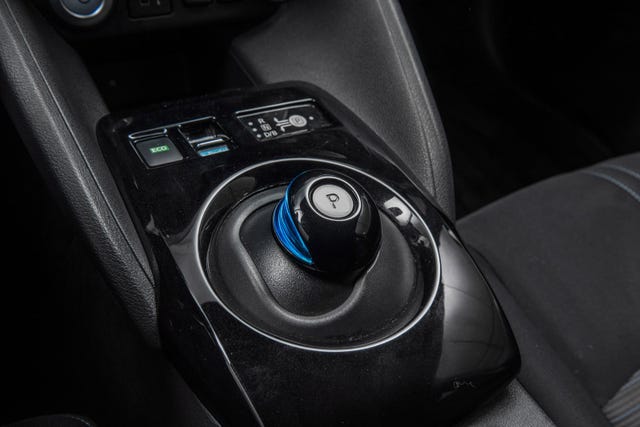 2021 NISSAN LEAF - 11