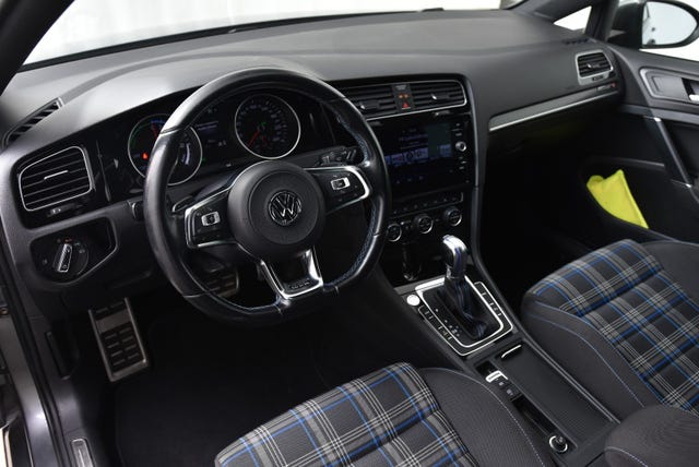 2018 VOLKSWAGEN GOLF - 9