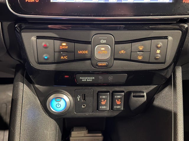 2018 NISSAN LEAF - 26