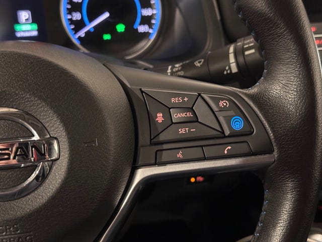 2018 NISSAN LEAF - 17