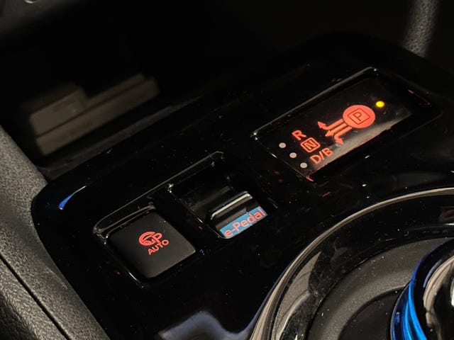 2018 NISSAN LEAF - 25