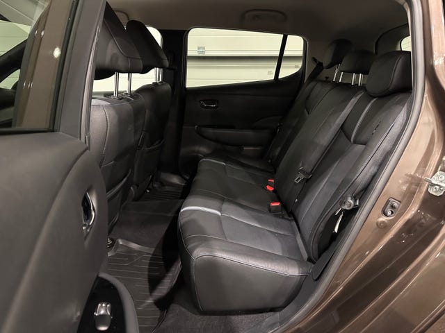2018 NISSAN LEAF - 10