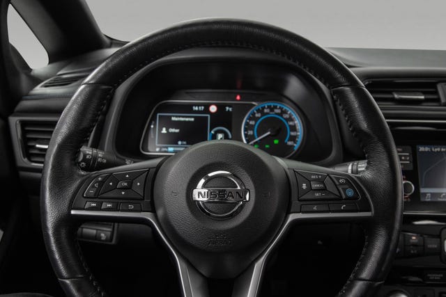 2018 NISSAN LEAF - 15