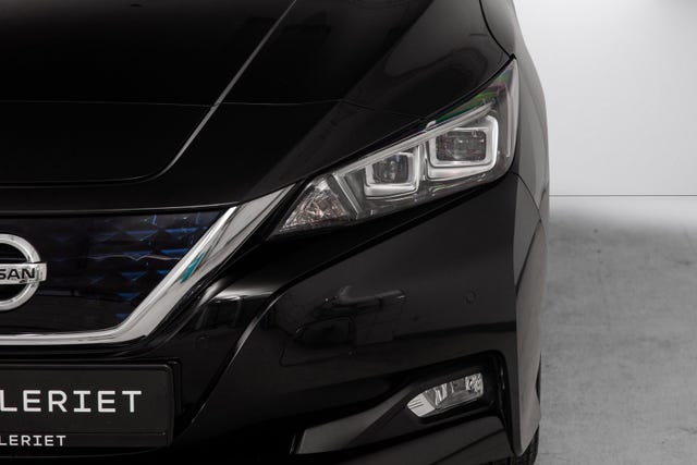 SJNFAAZE1U0017616 2018 NISSAN LEAF-2
