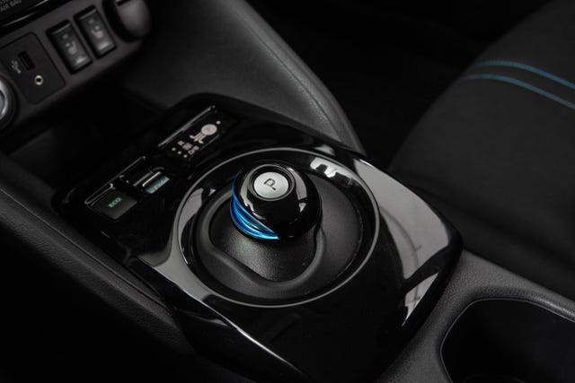2018 NISSAN LEAF - 25