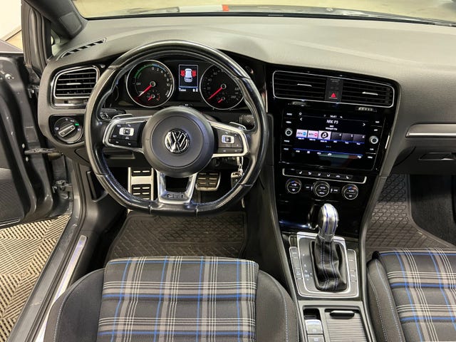 2018 VOLKSWAGEN GOLF - 20