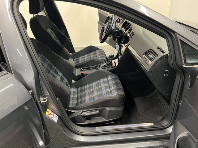 2018 VOLKSWAGEN GOLF - 13