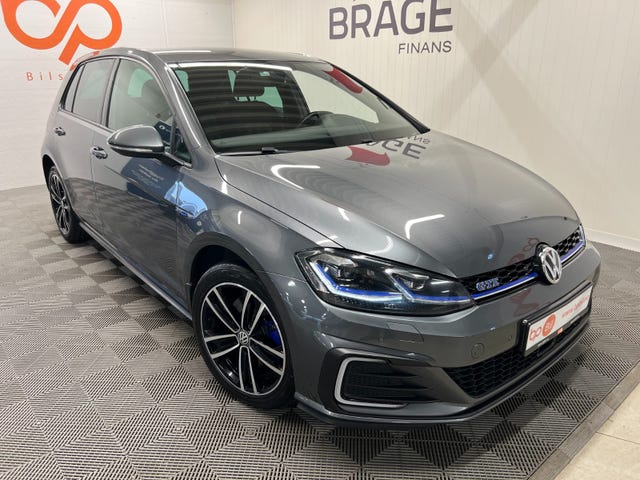 WVWZZZAUZJW800959 2018 VOLKSWAGEN GOLF-1