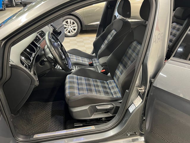 2018 VOLKSWAGEN GOLF - 17