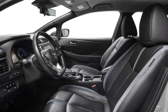 2021 NISSAN LEAF - 10
