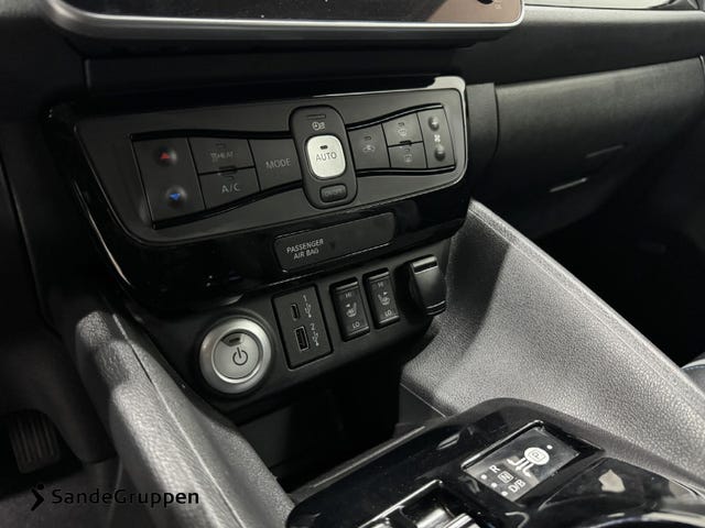 2022 NISSAN LEAF - 21