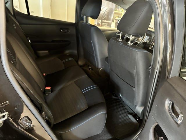 2018 NISSAN LEAF - 25