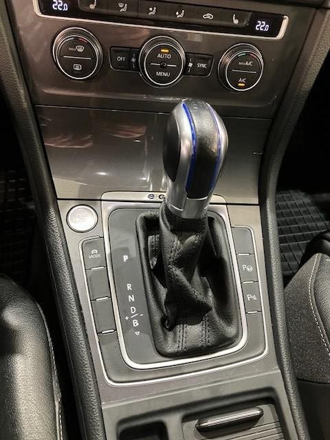 2015 VOLKSWAGEN GOLF - 20