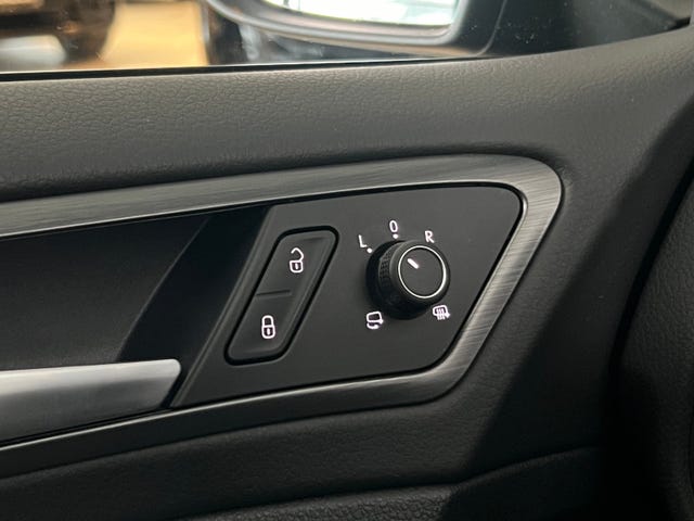2018 VOLKSWAGEN GOLF - 31