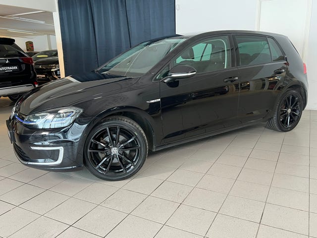 WVWZZZAUZJ8907904 2018 VOLKSWAGEN GOLF-4