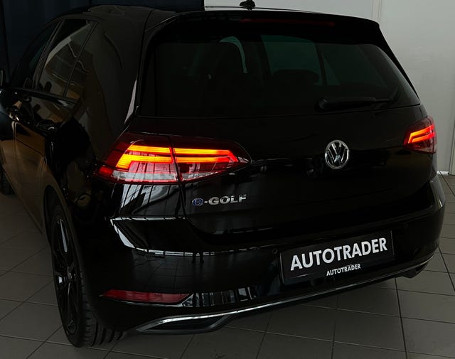 2018 VOLKSWAGEN GOLF - 10