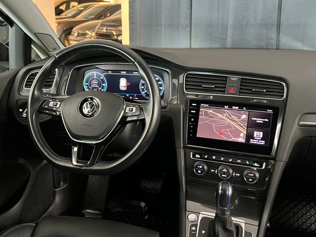 2018 VOLKSWAGEN GOLF - 34