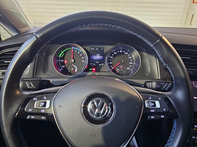 2019 VOLKSWAGEN GOLF - 17
